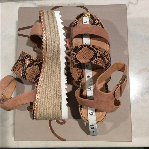 BNIB CROWN VINTAGE Wedge Sandal Size 9 LAST ONE - Picture 13 of 16